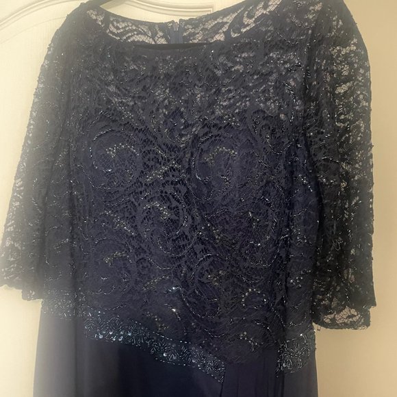 Plus size evening gown - Picture 2 of 4